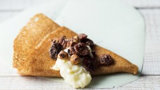 nuts tokyoコラボ、gelato pique cafe creperieのマクロビクレープ