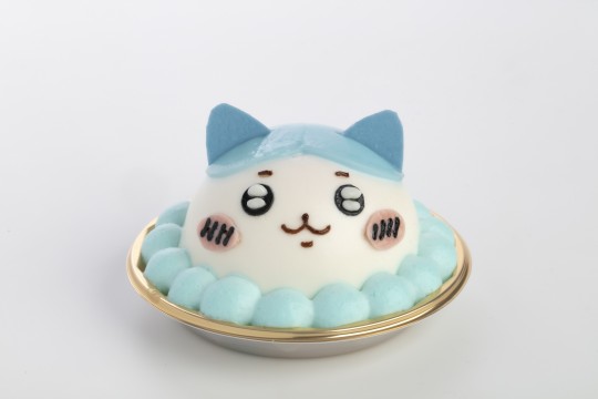 ケーキ（ハチワレ）