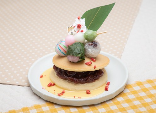 どら焼きパンケーキ　プチ和菓子のせ（ハチ）　© MIND WAVE INC. / GORO GORO Nyansuke ®