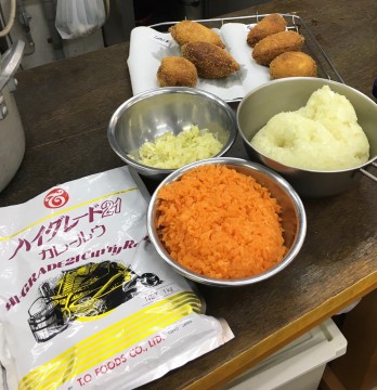 南長崎・テーオー食品のルーと登米市の野菜