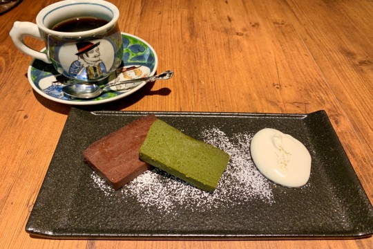 "Two kinds of terrine chocolate pairing set" 1,600 yen including tax