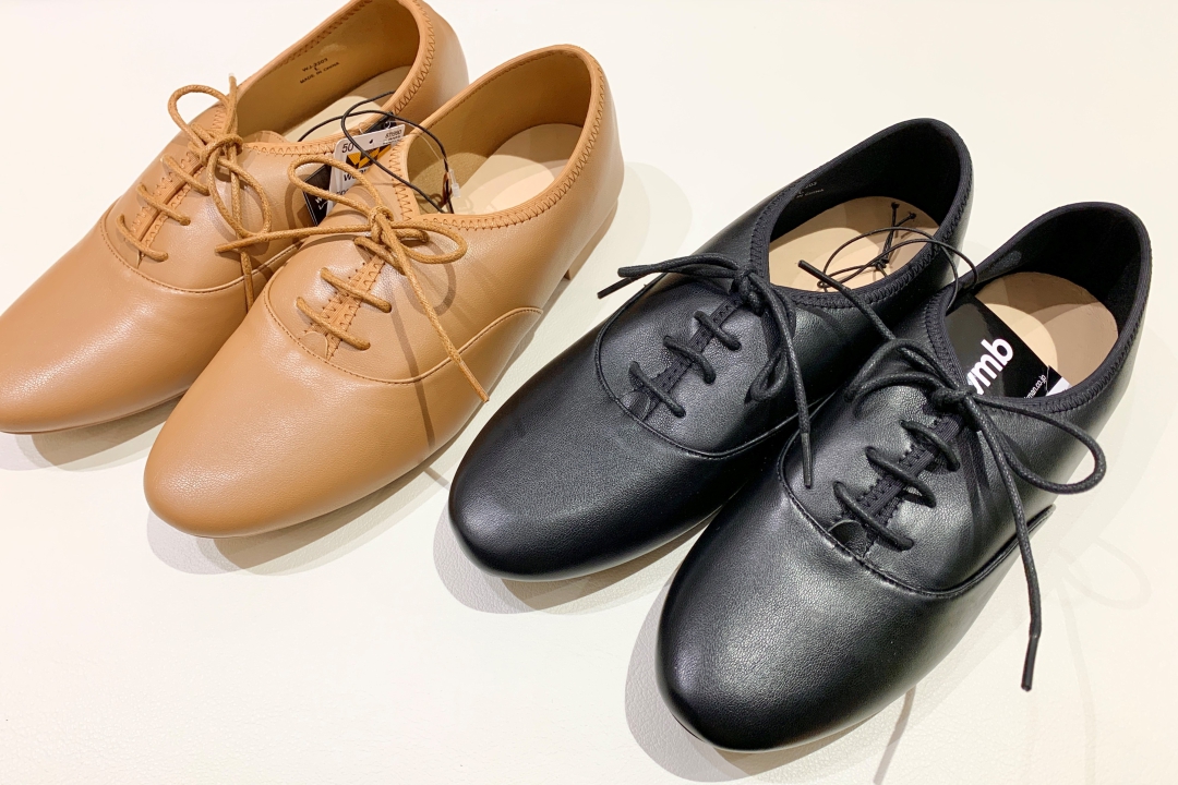 "Lace-up shoes" in all 2 colors (black, camel)