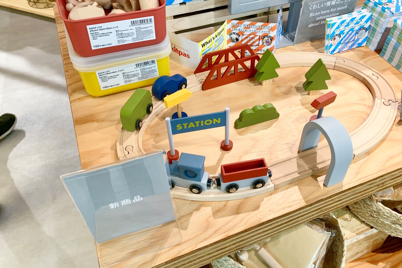 「Standard Products」人気の木製のおもちゃシリーズ