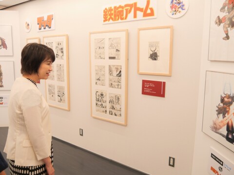 展示の様子 ⒸCAPCOM ⒸTEZUKA PRODUCTIONS 