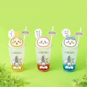 なんか大きい討伐成功!クリームソーダ 各1,320円(税込)