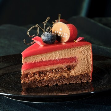 【チョコレートケーキ】ブノワ・ニアン／ショコラルージュ（1個）901円●販売：12/20(土)～25(木)