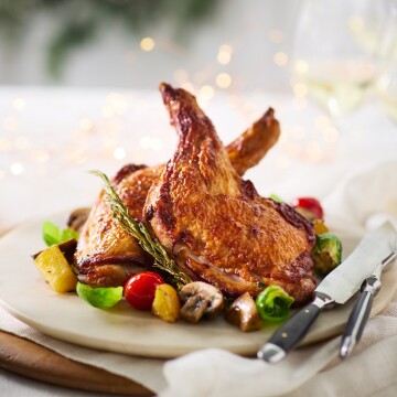 RF1　桜島どりのもも肉ロースト（1個）1,599円　●販売：12/20(土)～25(木)　※22日（月）販売なし