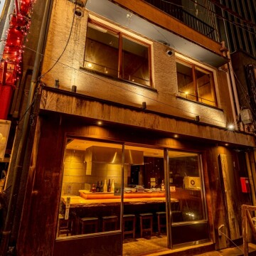 1階はカウンター 2階はテーブル