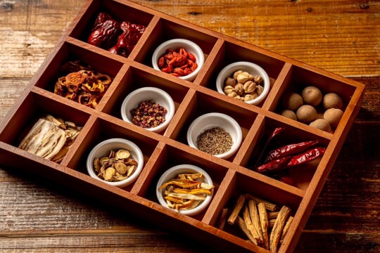 薬膳食材の一例。店主が薬膳の知識をもとに、効能と味のバランスを吟味して