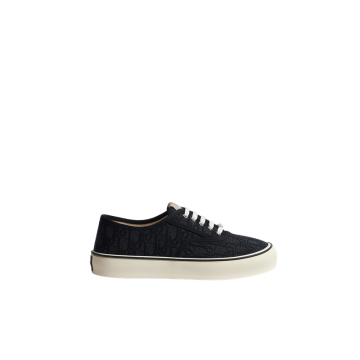 「ディオール ソルトウィンド」 スニーカー ¥135,000